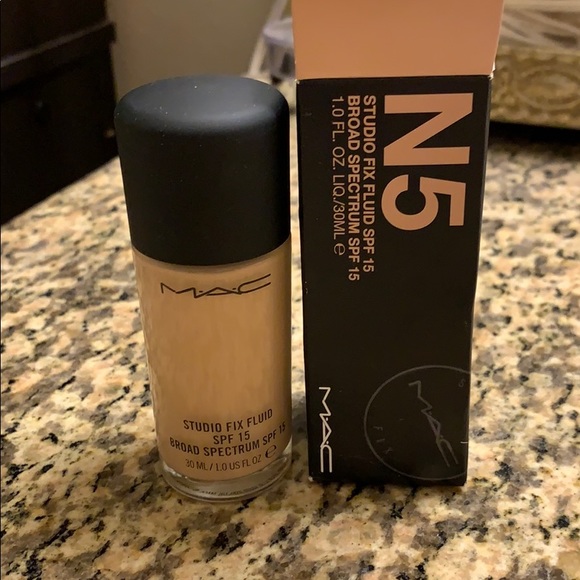 mac n5 studio fix fluid